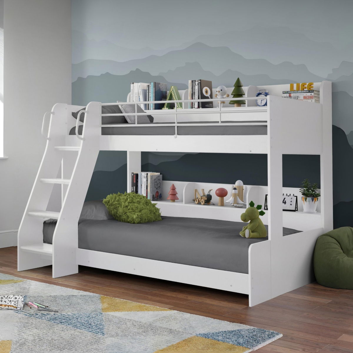 Domino Triple Sleeper